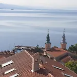 Apatmani Milena * Abbazia
