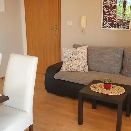 Apatmani Milena * Abbázia