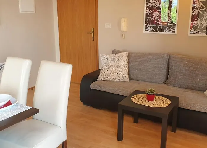 Apatmani Milena * Abbazia