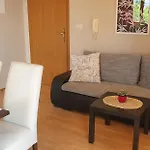 Apatmani Milena * Opatija